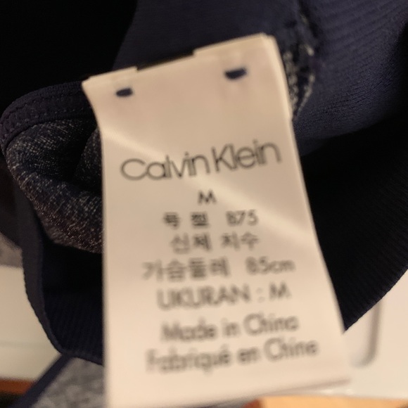 Calvin Klein padded sports bra - Picture 3 of 3